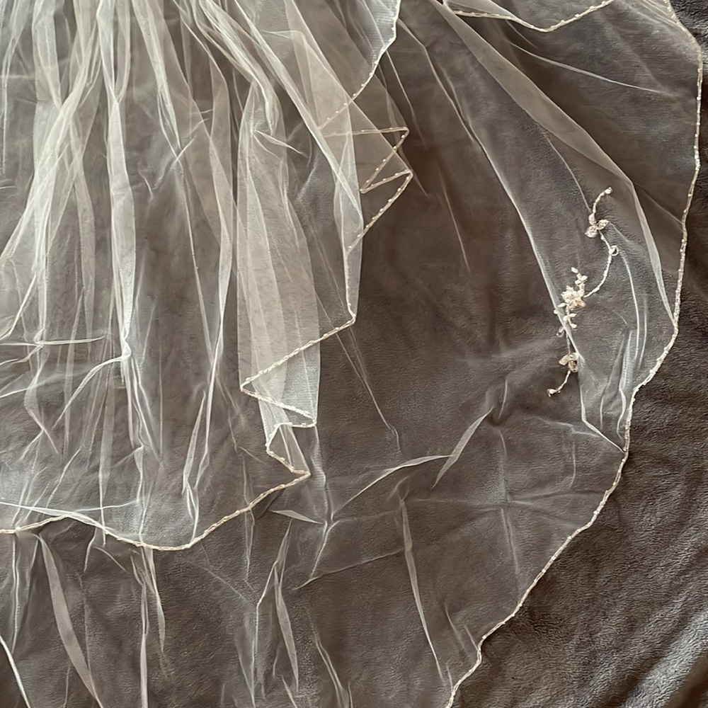 Veil with beading - Picture 4 of 9